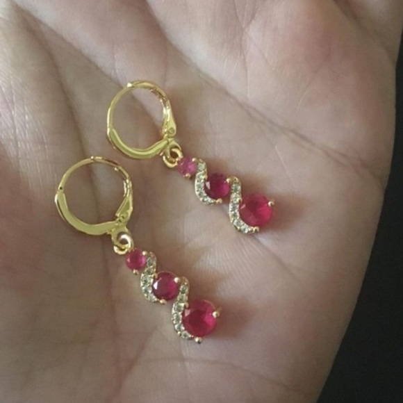 LAST ONE‼️ 18k Gold Filled Swirl Ruby Topaz Earrings - Picture 5 of 6